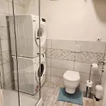 Apartma V8 *